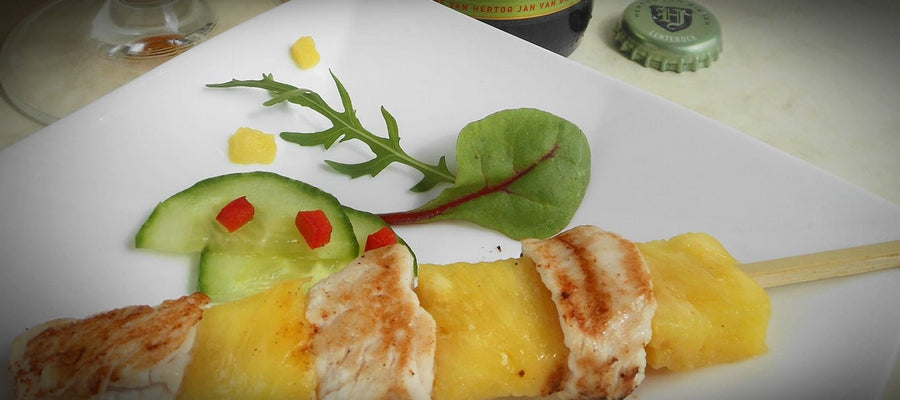 Kipspiesjes met ananas en Hertog Jan Lentebock